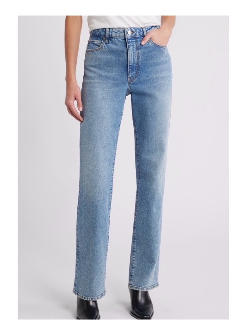 NWOT Frame The Ruler Classic High-Rise Straight Jeans in Indio. Size 29. L 29.